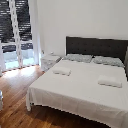 Centro Piazza Manzoni Lecco