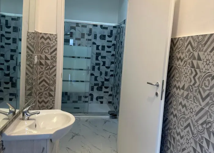 Centro Piazza Manzoni Wi Fi Gratuito Moderno דירה *