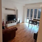 Centro Piazza Manzoni Wi Fi Gratuito Moderno アパート レッコ