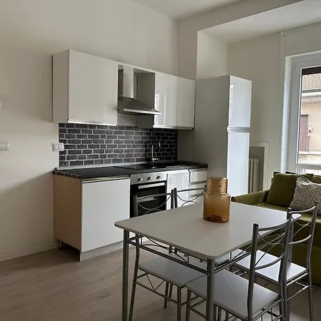 Centro Piazza Manzoni Apartment *