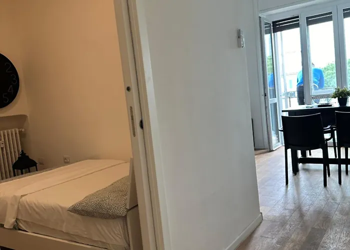 Centro Piazza Manzoni Wi Fi Gratuito Moderno Апартаменты Лекко