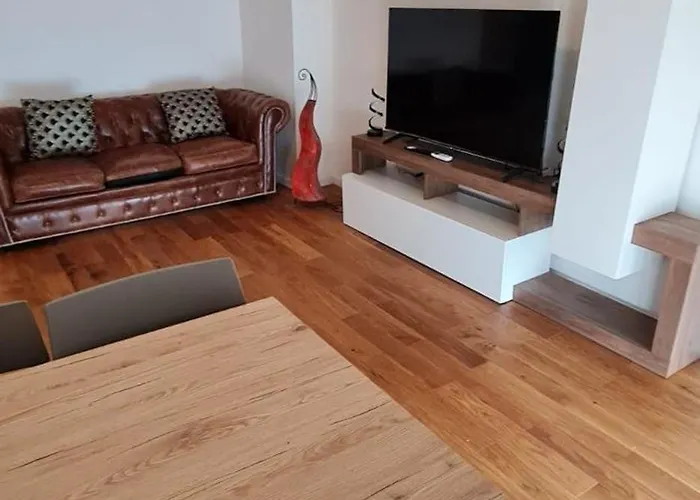 Centro Piazza Manzoni Wi Fi Gratuito Moderno Апартаменты Лекко