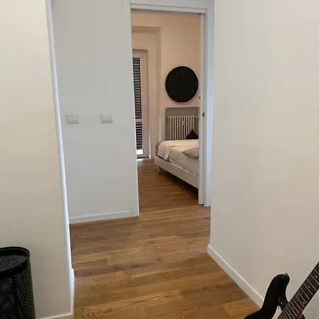 Apartament Centro Piazza Manzoni Wi Fi Gratuito Moderno Lecco