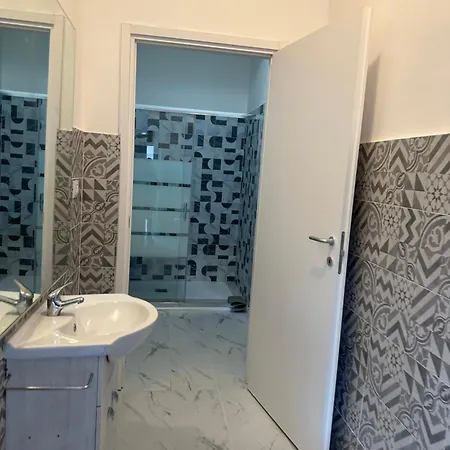 Centro Piazza Manzoni Wi Fi Gratuito Moderno Apartament *